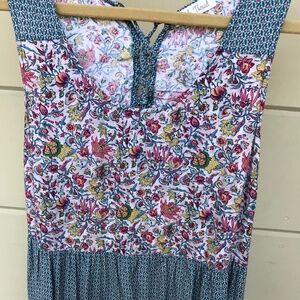 Beautifull Patterns Romantic Bare-Back Dress